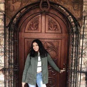 Meet your Posher, Alika